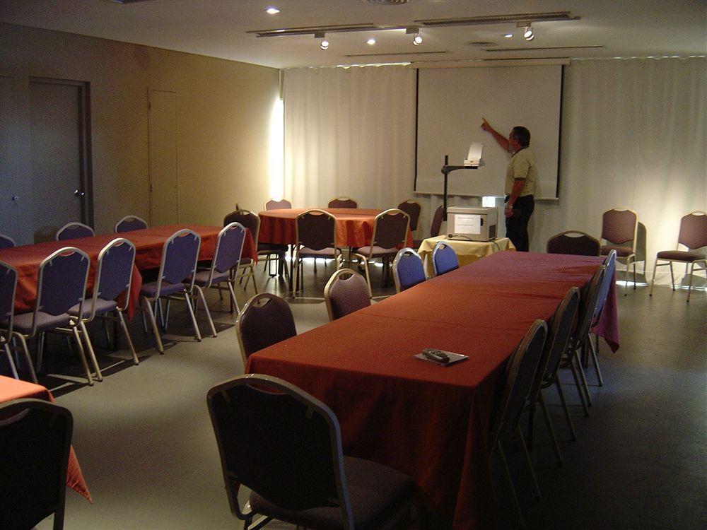 Maue Apart-hotel Capdevila