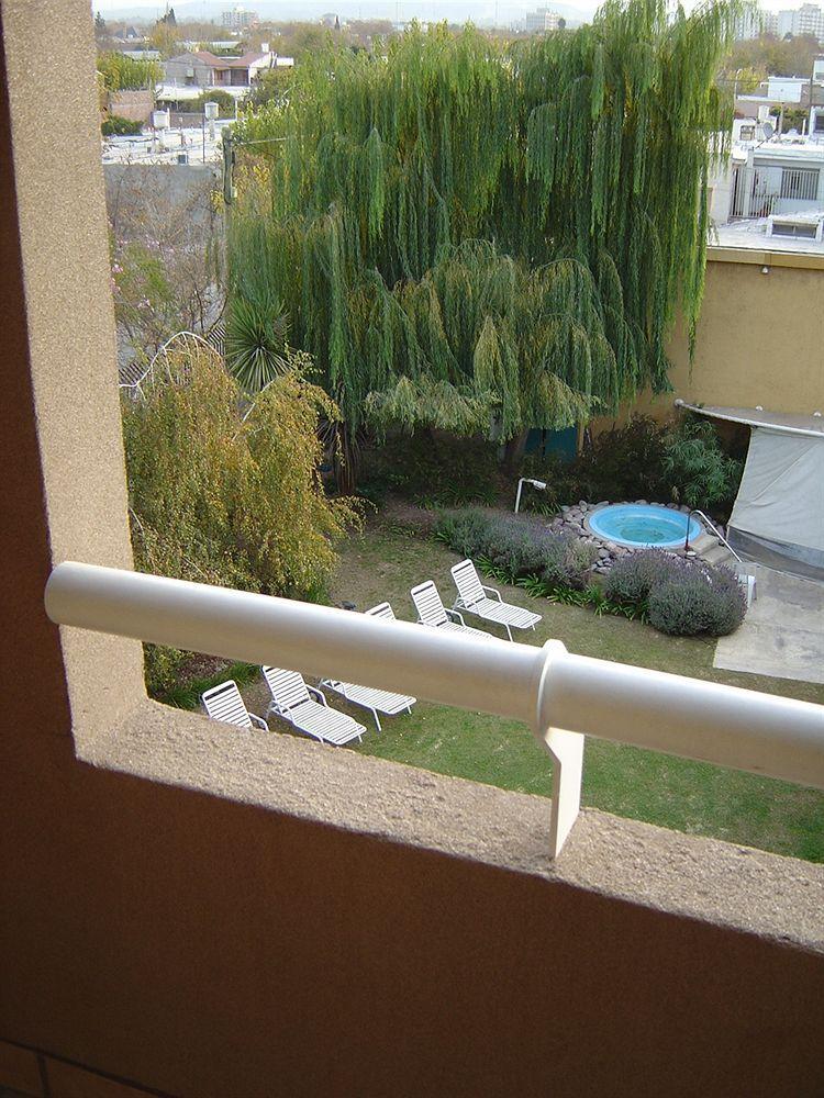 Maue Apart-hotel Capdevila